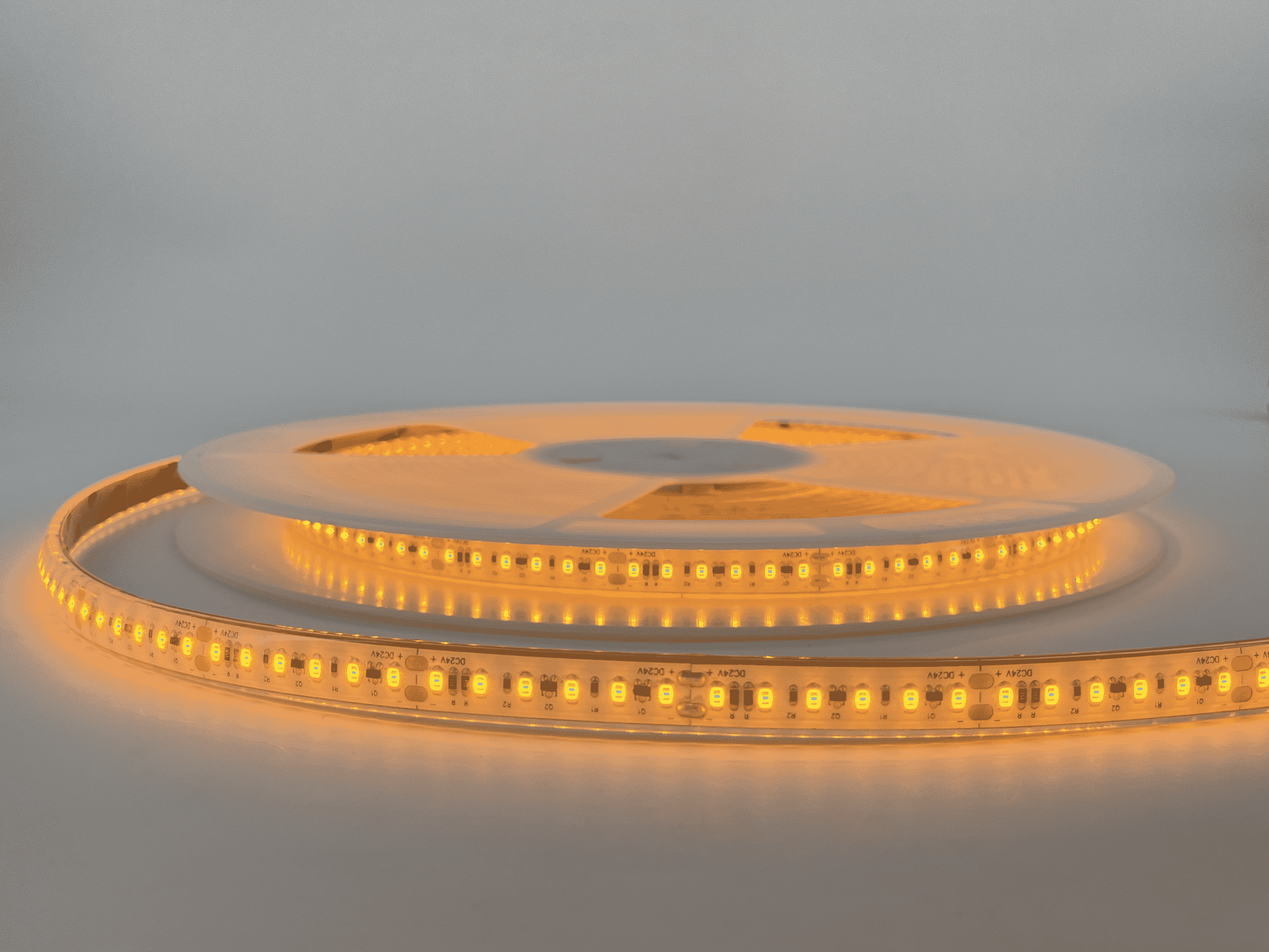 Ruban LED vinicole Engitechs LR4500 IP20 24 V en bobine, lumière ambrée